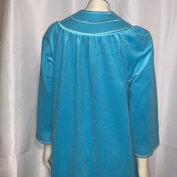 VGT blue fleece robe house coat. Size Large - Picture 10 of 14